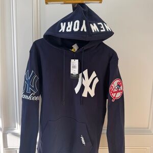 NWT Pro Standard New York Yankees Hoodie Men’s M Navy Chenille MLB Embroidered